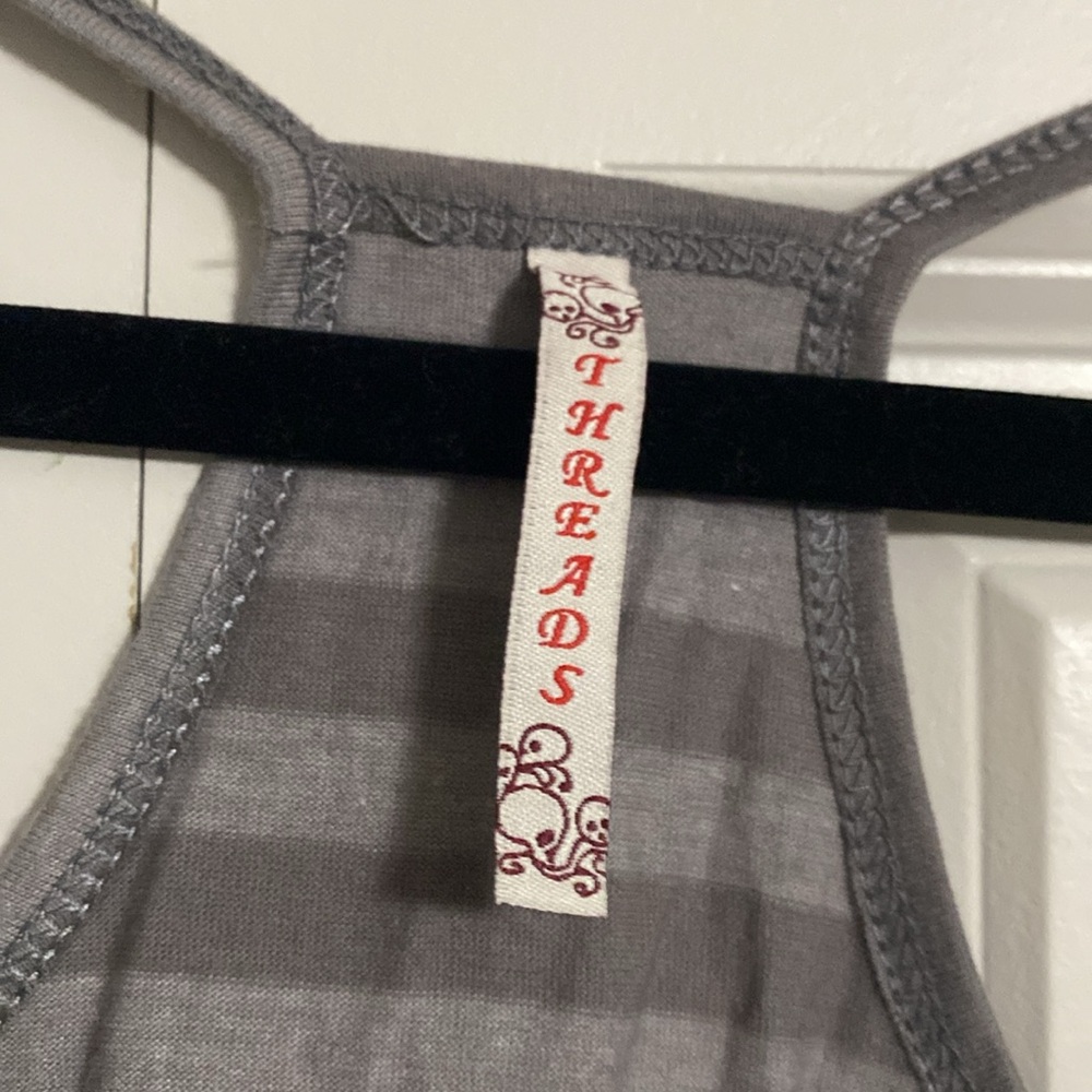 Threads Y2K Tank - Picture 4 of 8